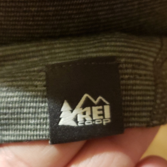 Rei base layer long sleeve grey striped shirt 👕 - Picture 4 of 7